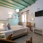 Golden Studios&suites Tínos