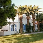 Golden Studios&suites Hotel