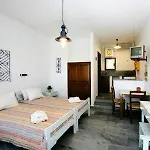 Hotel Golden Studios&suites 3*