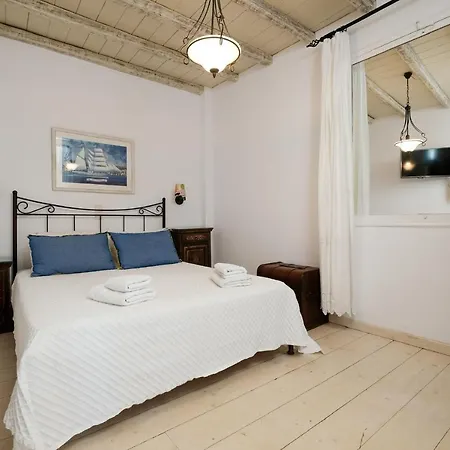 Golden & Hotel Tinos